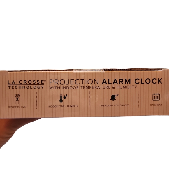 La Crosse Technology Projection Alarm Clock - Picture 3 of 3